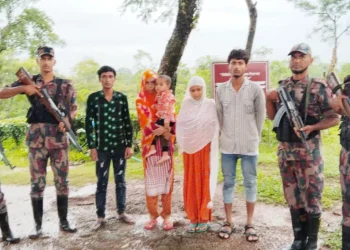 ভারতের দিকে যেটা “পুশ-ব্যাক”, বাংলাদেশের চোখে সেটাই “পুশ-ইন”! কেন বাংলাদেশিদের ফেরত পাঠাচ্ছে বিএসএফ?