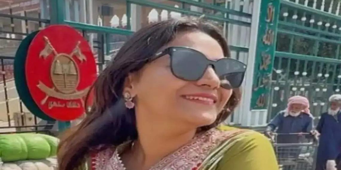 “অন্ধকারের জ্যোতি” পাক গুপ্তচর সন্দেহে ধৃত সুন্দরী ইউটিউবার কেন কলকাতা ও ব্যারাকপুরে এসেছিলেন?