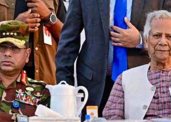 ইউনুস বিদেশে, ঢাকায় বড় বার্তা বাংলাদেশের সেনাপ্রধানের! কোন গোপন ছক?