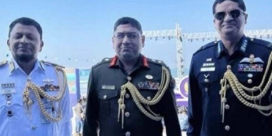 তিন বাহিনীর প্রধানের একত্রে হজ যাত্রা কেন?  কারণ জানলে চমকে যাবেন!