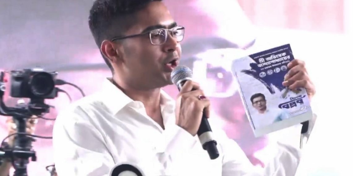 অভিষেকের ‘নিঃশব্দ বিপ্লব’! তৃণমূলের অন্তরেই কী এবার পালাবদলের ইঙ্গিত?