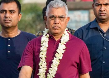 তৃণমূল-বিজেপিকে লেজে খেলাচ্ছে দিলীপ ঘোষ? নজরে একুশের মঞ্চ…