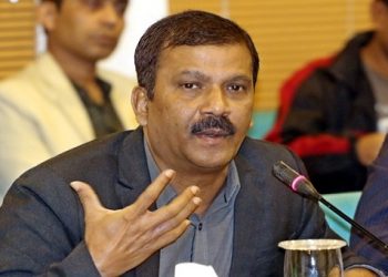 ভারতের দালাল থেকে রাজাকার আসিফ নজরুলের মন্তব্য ঘিরে বিতর্কের ঝড়!