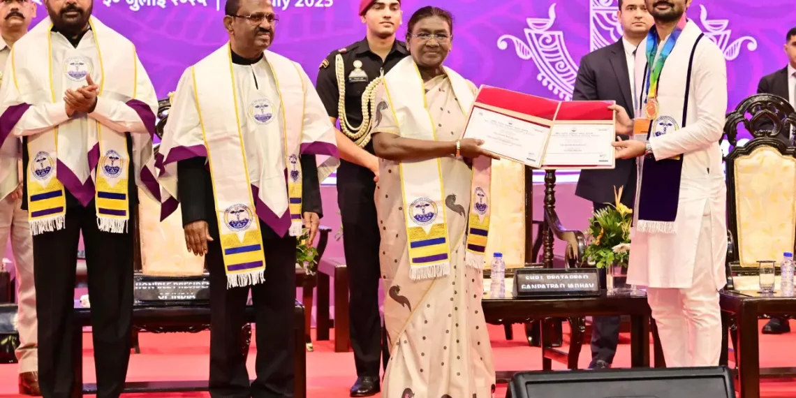 কল্যাণী এইমসে সমাবর্তন অনুষ্ঠানে রাষ্ট্রপতি