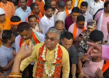 মেলালেন তিনি মেলালেন