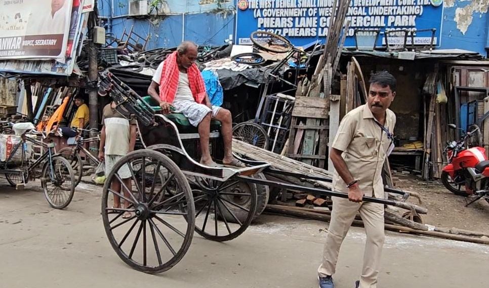 উল্টো রথে উল্টো সমাজ চায় বাপন