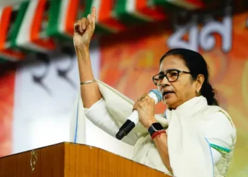 ছাব্বিশের পর মাননীয়ার দিল্লি দখলের ডাক কিসের ইঙ্গিত? ভূ-রাজনৈতিক খেলা নাকি নিছক ভোটার তালিকার ভয়!