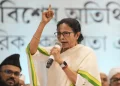 কমিশন আসবে-যাবে, থাকবে সরকার জেলাশাসক, পুলিশ সুপার, বিডিওদের ‘বার্তা’ দিলেন মুখ্যমন্ত্রী
