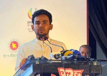 আসিফ মাহমুদের এত ক্ষমতার উৎস কী তার কি উপদেষ্টা পদে থাকার অধিকার আছে