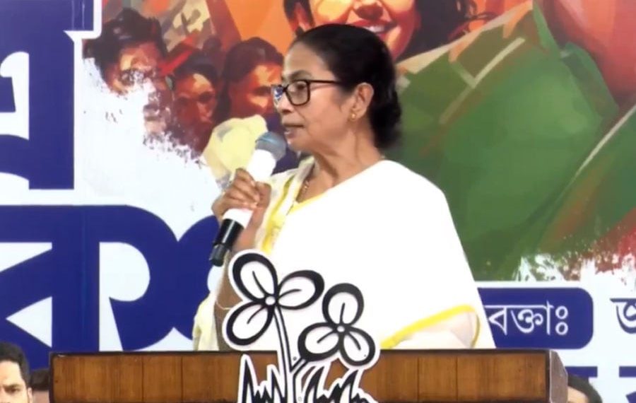 সামনে ২৬ এর নির্বাচন। আজ তৃণমূলের প্রতিষ্ঠা দিবসে যা বার্তা দিলেন মাননীয়া