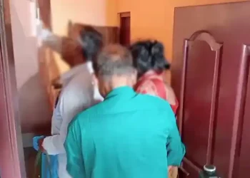 চিকিৎসার রিপোর্ট নিয়ে ক্ষুব্ধ তিলোত্তমার বাবা