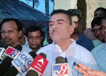 সিঙ্গুরের তরুণী নার্সের বাড়িতে শুভেন্দু অধিকারী