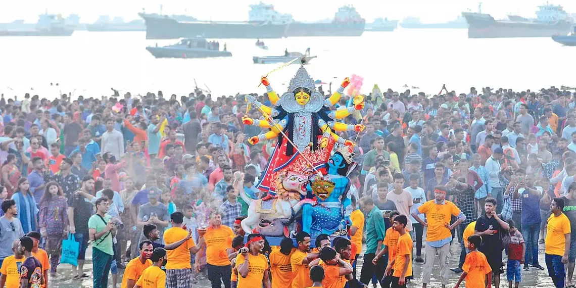 নির্যাতিত সংখ্যালঘুদের উৎসবের করুণ সূচনা! বাংলাদেশের দুর্গোৎসবকে ঘিরে সাজ সাজ রব কেন?