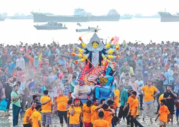 নির্যাতিত সংখ্যালঘুদের উৎসবের করুণ সূচনা! বাংলাদেশের দুর্গোৎসবকে ঘিরে সাজ সাজ রব কেন?