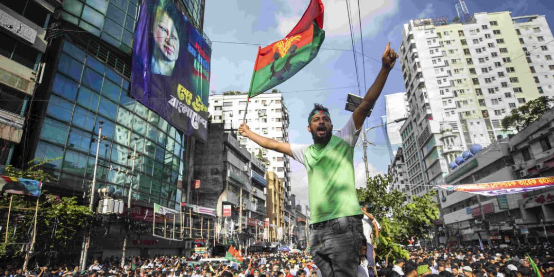 বাংলাদেশে ভোট বয়কট?  এক সাক্ষাৎকারেই খেলা শুরু হাসিনার।   যমুনায় আতঙ্কে ইউনূস