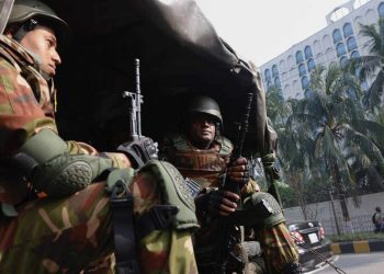 সেনা অভ্যুত্থানের পথে বাংলাদেশ। ক্যান্টনমেন্টে তীব্র সেনা বিক্ষোভের মুখে সেনাপ্রধান