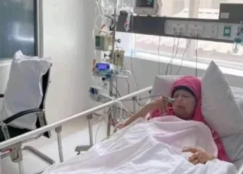 গভীর সঙ্কটে বেগম জিয়া, দলনেত্রীকে দেখতে হাসপাতালে নেতা-কর্মীরা