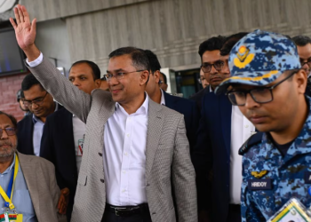 বাংলাদেশ সেনাবাহিনী কেন তারেককে অতিভক্তি দেখাচ্ছে?