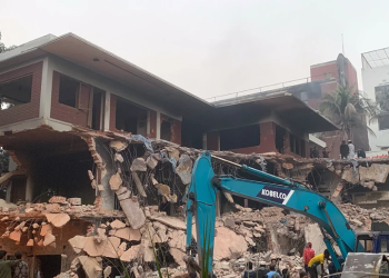 ৩২ ধানমন্ডি ভেঙেছে  ‘ইউনূস গ্যাং’ তারেকের আদালতেই হবে বিচার?