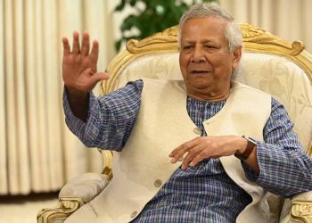 আড়াল থেকেই রাষ্ট্রপতি হওয়ার দৌড়ে এগোচ্ছেন ইউনূস