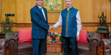 প্রধানমন্ত্রী তারেক রহমানের সিদ্ধান্তে রাজনৈতিক ঝড় উঠেছে বাংলাদেশে