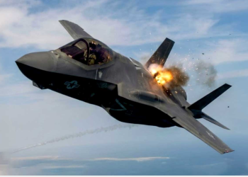 মাঝ আকাশে ধ্বংস আমেরিকার যু*দ্ধবিমান F 35, ইরানকে ঘায়েল করতে গিয়ে নিজেই বিপদে ট্রাম্প