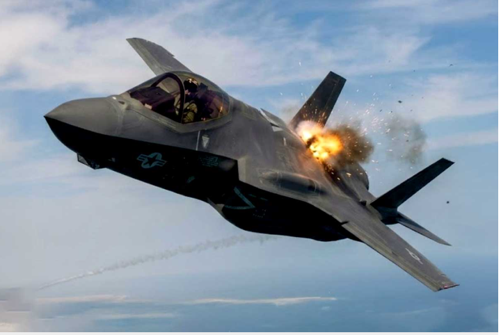 মাঝ আকাশে ধ্বংস আমেরিকার যু*দ্ধবিমান F 35, ইরানকে ঘায়েল করতে গিয়ে নিজেই বিপদে ট্রাম্প