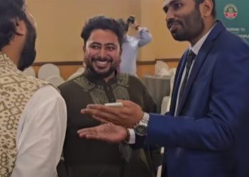 আমেরিকার লাথ খাওয়া  এনসিপি নেতারা ভারতের কোলে?