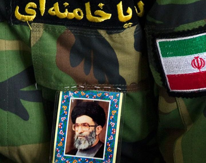 কার শক্তিতে শক্তিশালী ইরান? সেনাবাহিনী না কি IRGC