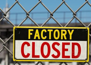 ট্রাম্পের শুল্ক, ইরানের যুদ্ধ। বাংলাদেশে বন্ধ হচ্ছে একের পর এক কলকারখানা।